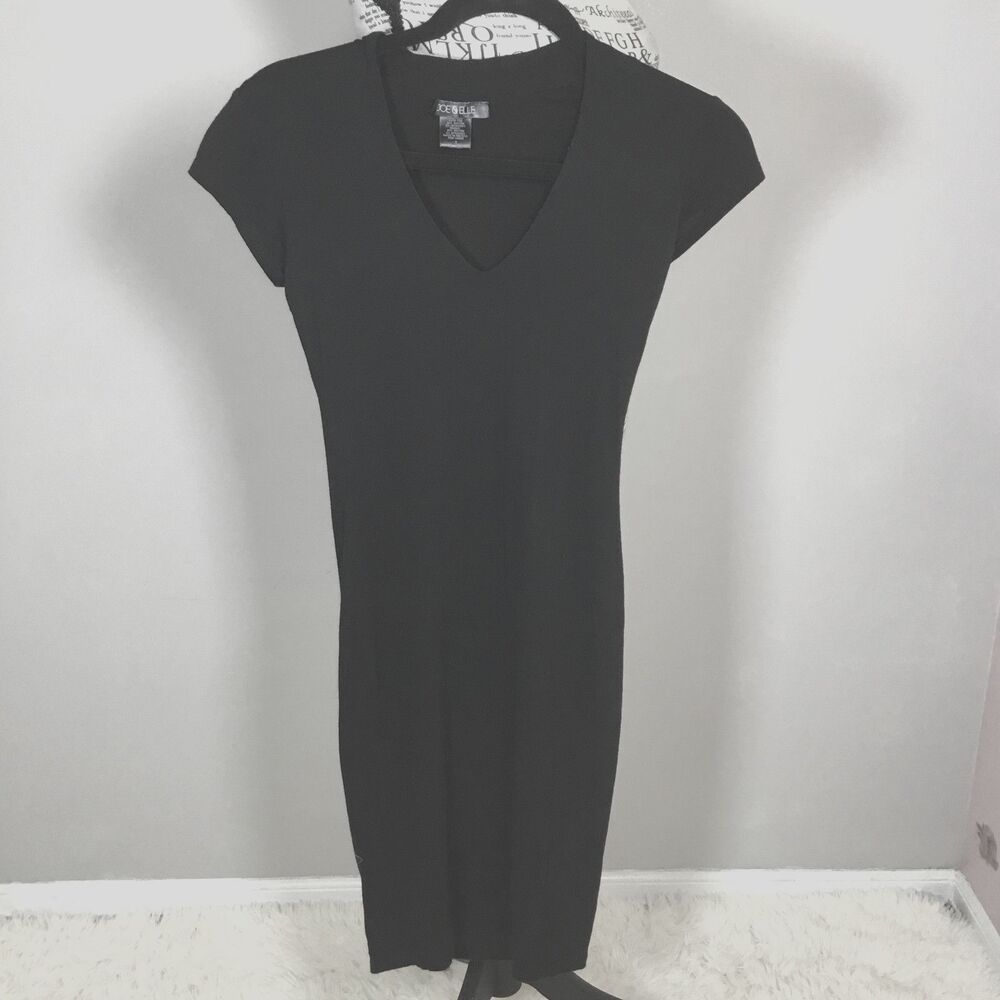 Classic little black dress v neck short sleeve super stretchy closet staple S